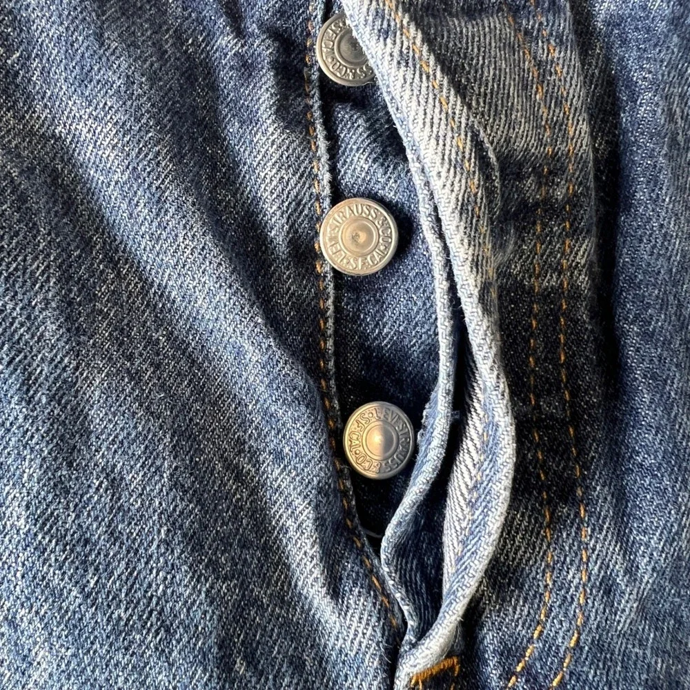 Levis 501 Original Fit Mens Blue Straight Leg Button Fly Denim Jeans W30 L30